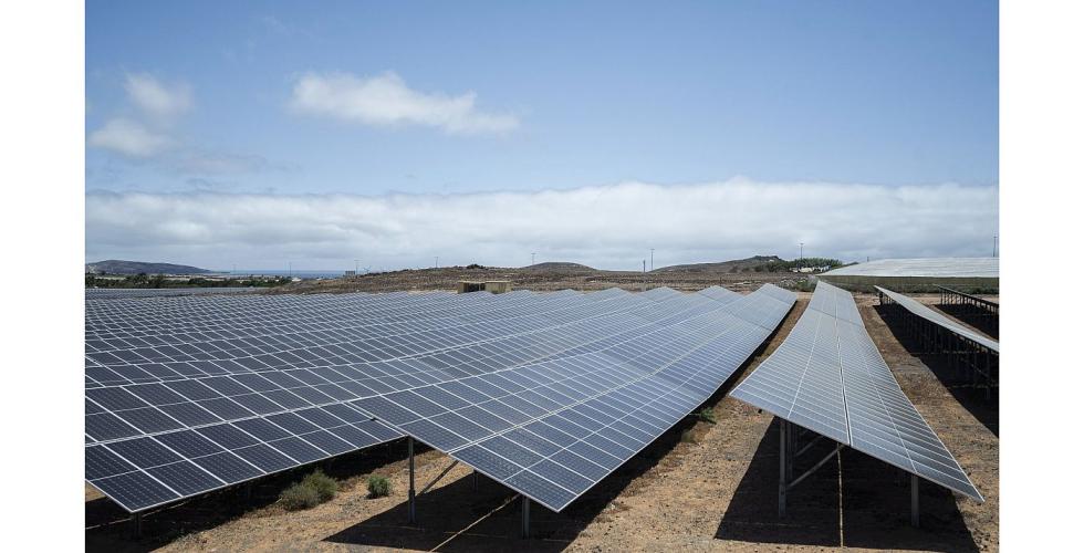 Nytt anlegg med 35 900 solcellepaneler er installert på Gran Canaria.