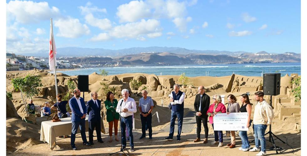 Julekrybbe i sand i Las Palmas pressekonferanse.